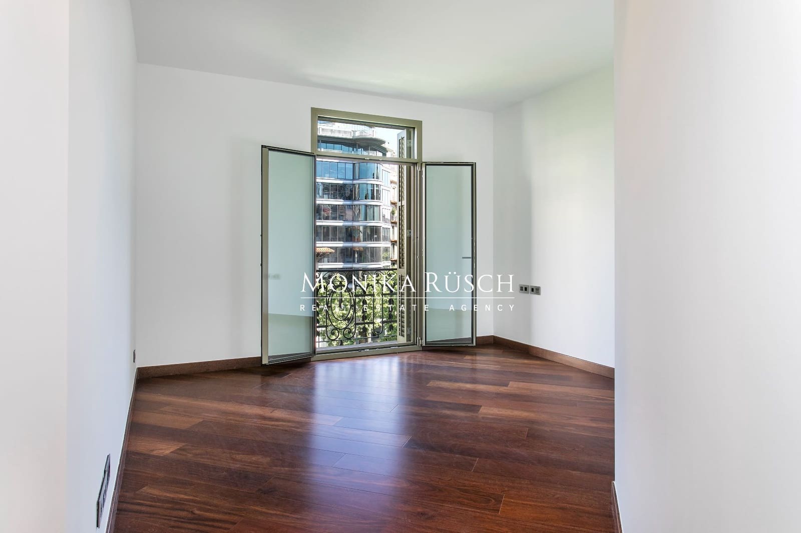 3 bedroom Flat for rent in Barcelona city with garage - € 4,469 (Ref: 10113544)