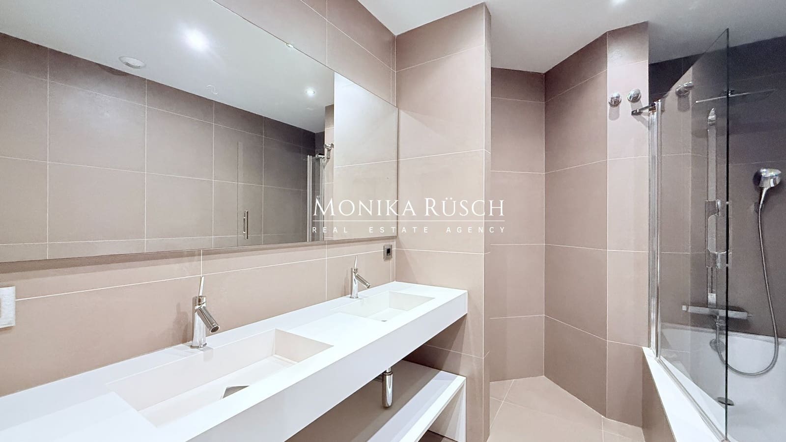 3 bedroom Flat for rent in Barcelona city with garage - € 4,469 (Ref: 10113544)
