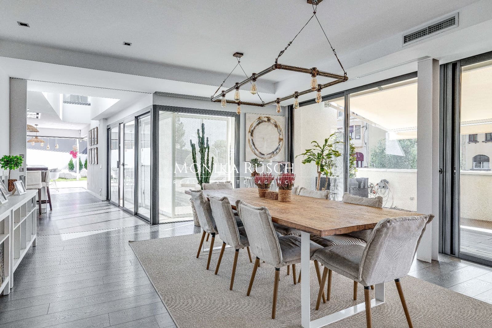 10 slaapkamer Villa te huur in Barcelona stad met zwembad garage - € 25.000 (Ref: 5279559)
