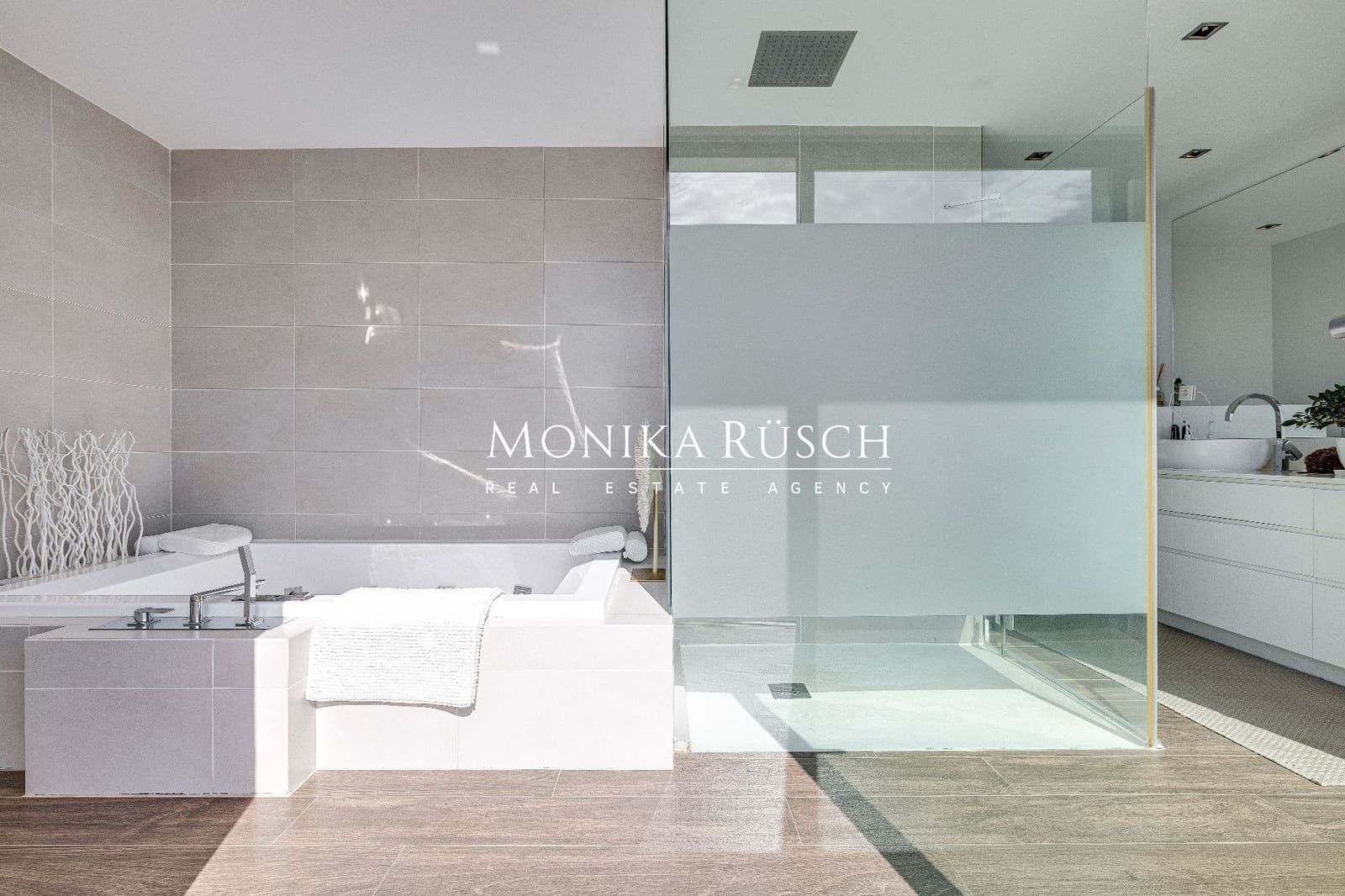 10 slaapkamer Villa te huur in Barcelona stad met zwembad garage - € 25.000 (Ref: 5279559)