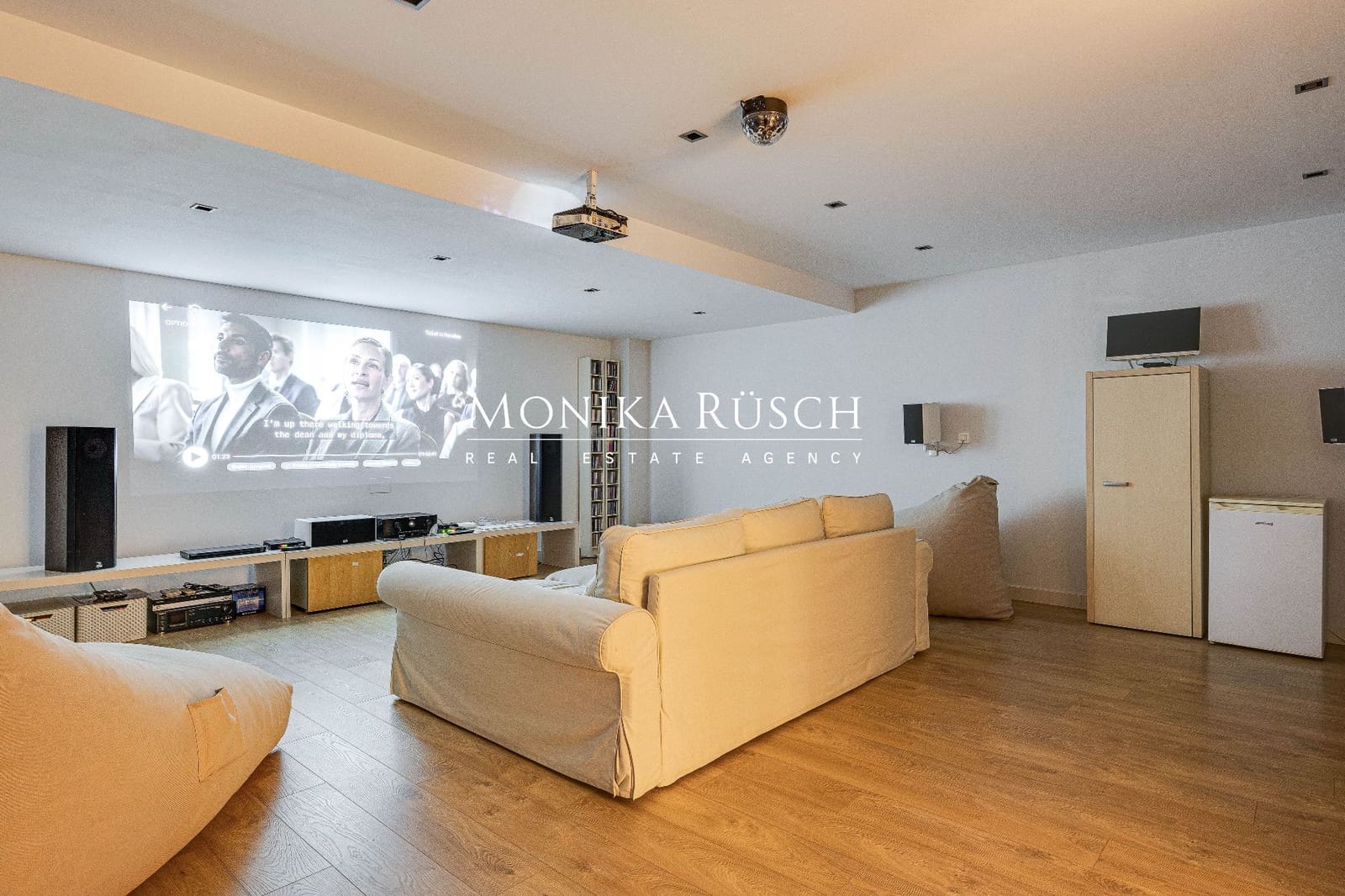 10 slaapkamer Villa te huur in Barcelona stad met zwembad garage - € 25.000 (Ref: 5279559)