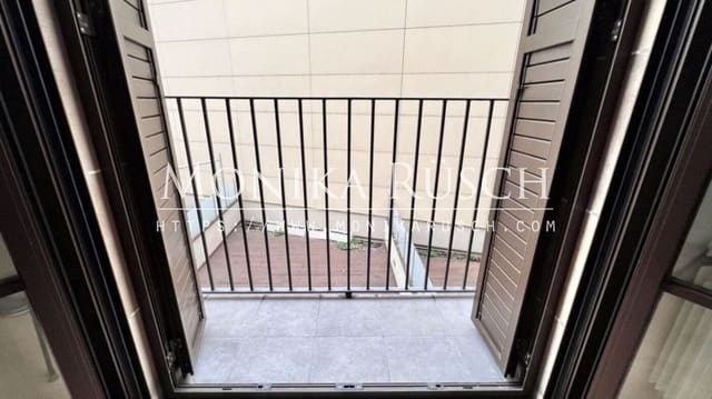 1 bedroom Flat for sale in Barcelona city with pool garage - € 365,000 (Ref: 8636156)