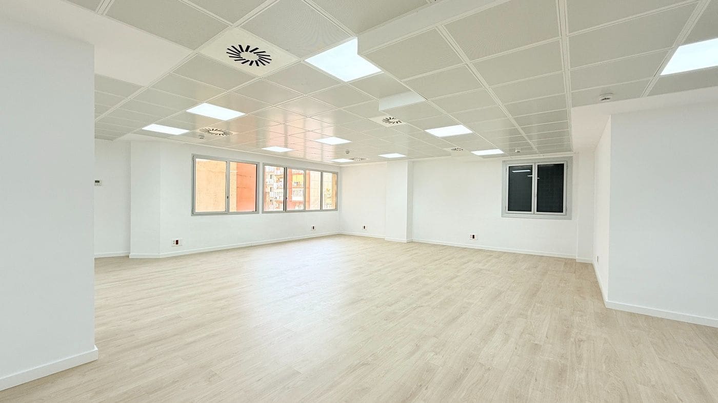 Kontor til leje i Barcelona by - € 2.870 (Ref: 8892108)