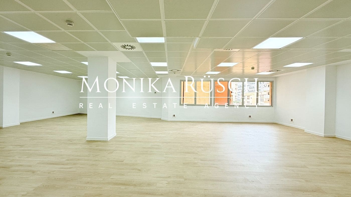 Kontor til leje i Barcelona by - € 2.870 (Ref: 8892108)