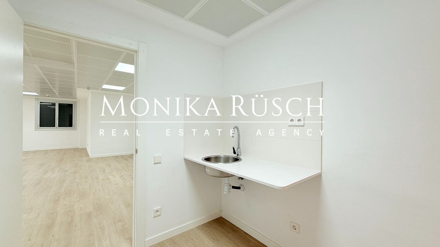 Kontor til leje i Barcelona by - € 2.870 (Ref: 8892108)