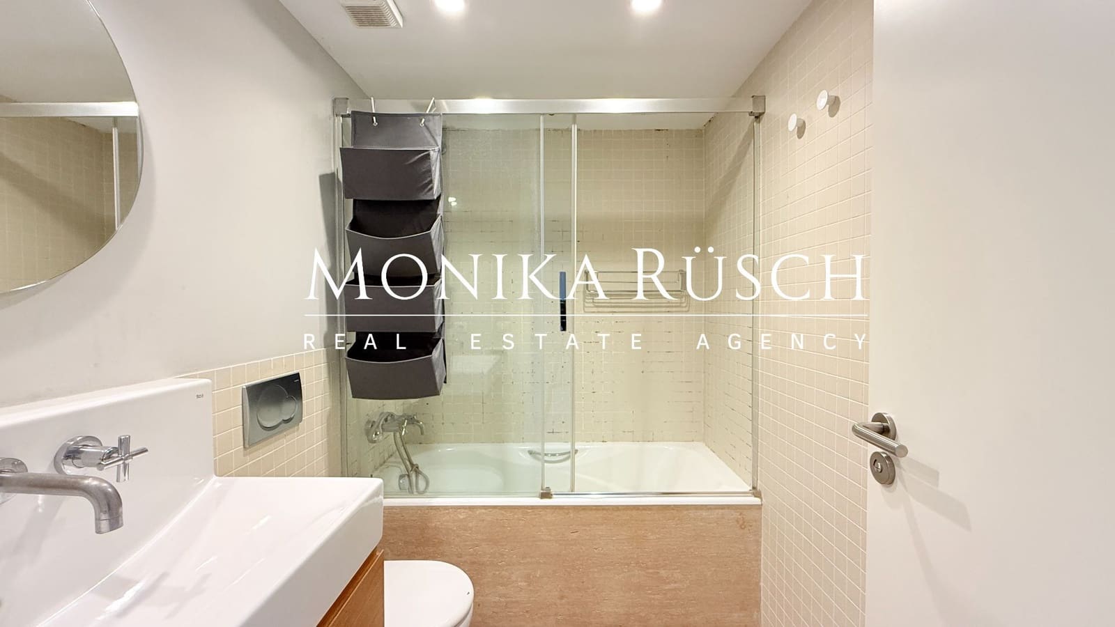 3 soveværelse Semi-Rækkehus til salg i Molins de Rei med garage - € 520.000 (Ref: 8892117)