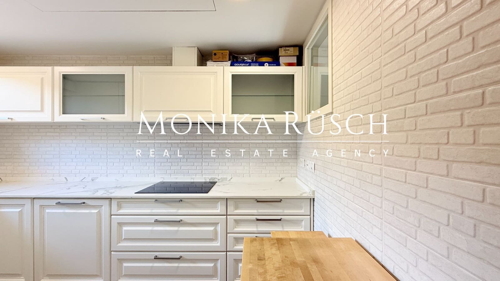 3 soveværelse Semi-Rækkehus til salg i Molins de Rei med garage - € 520.000 (Ref: 8892117)