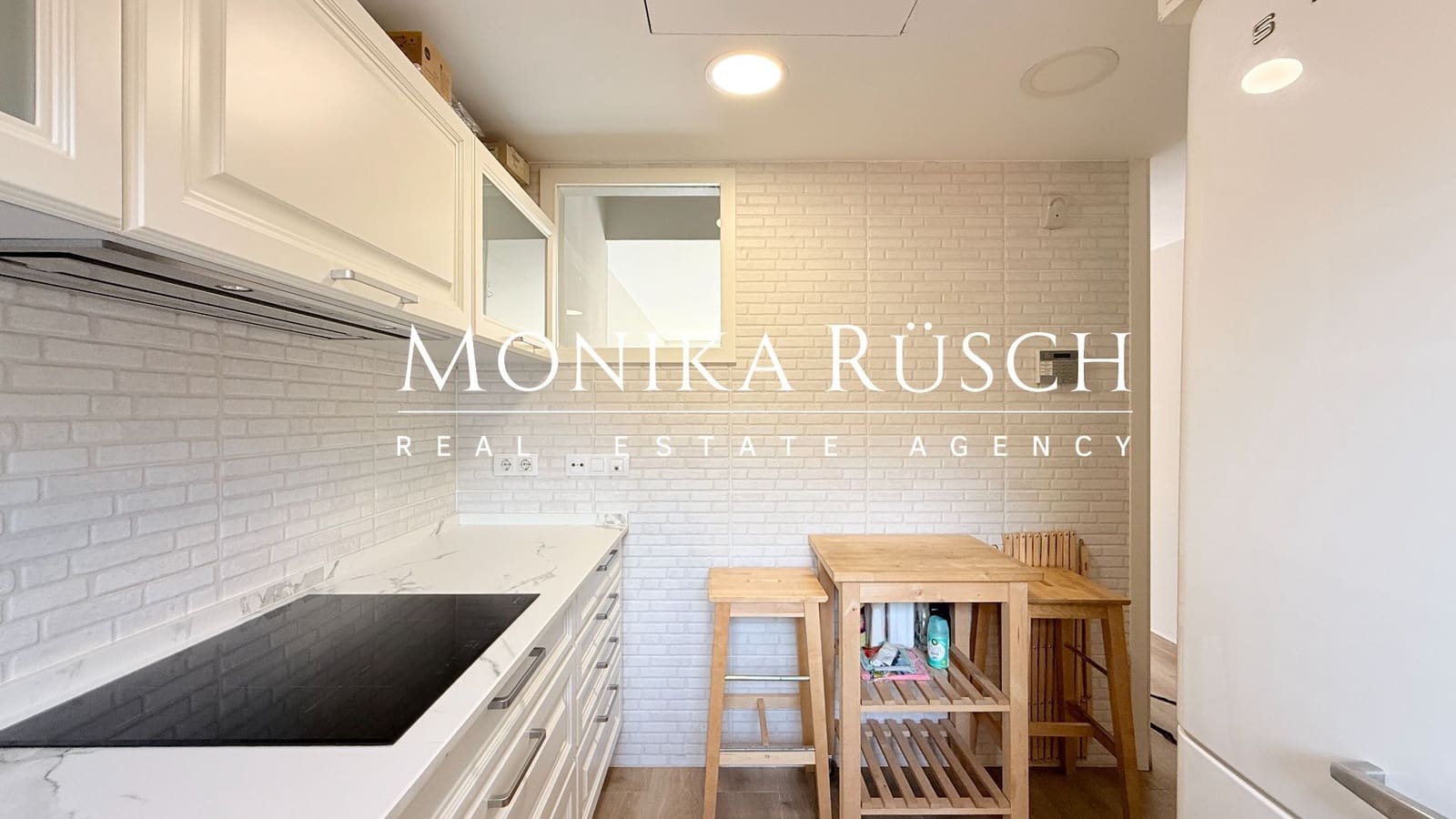 3 soveværelse Semi-Rækkehus til salg i Molins de Rei med garage - € 520.000 (Ref: 8892117)