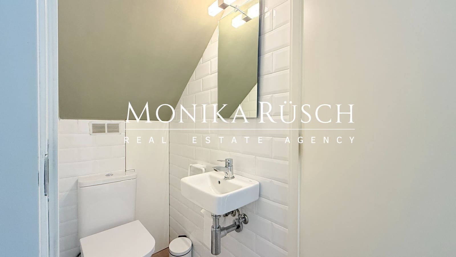 3 soveværelse Semi-Rækkehus til salg i Molins de Rei med garage - € 520.000 (Ref: 8892117)