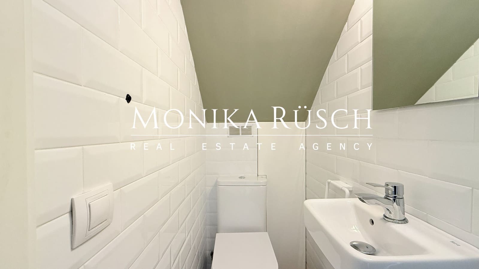 3 soveværelse Semi-Rækkehus til salg i Molins de Rei med garage - € 520.000 (Ref: 8892117)