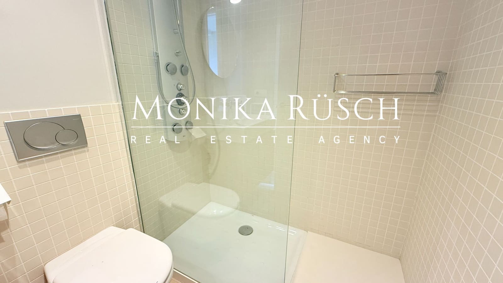 3 soveværelse Semi-Rækkehus til salg i Molins de Rei med garage - € 520.000 (Ref: 8892117)