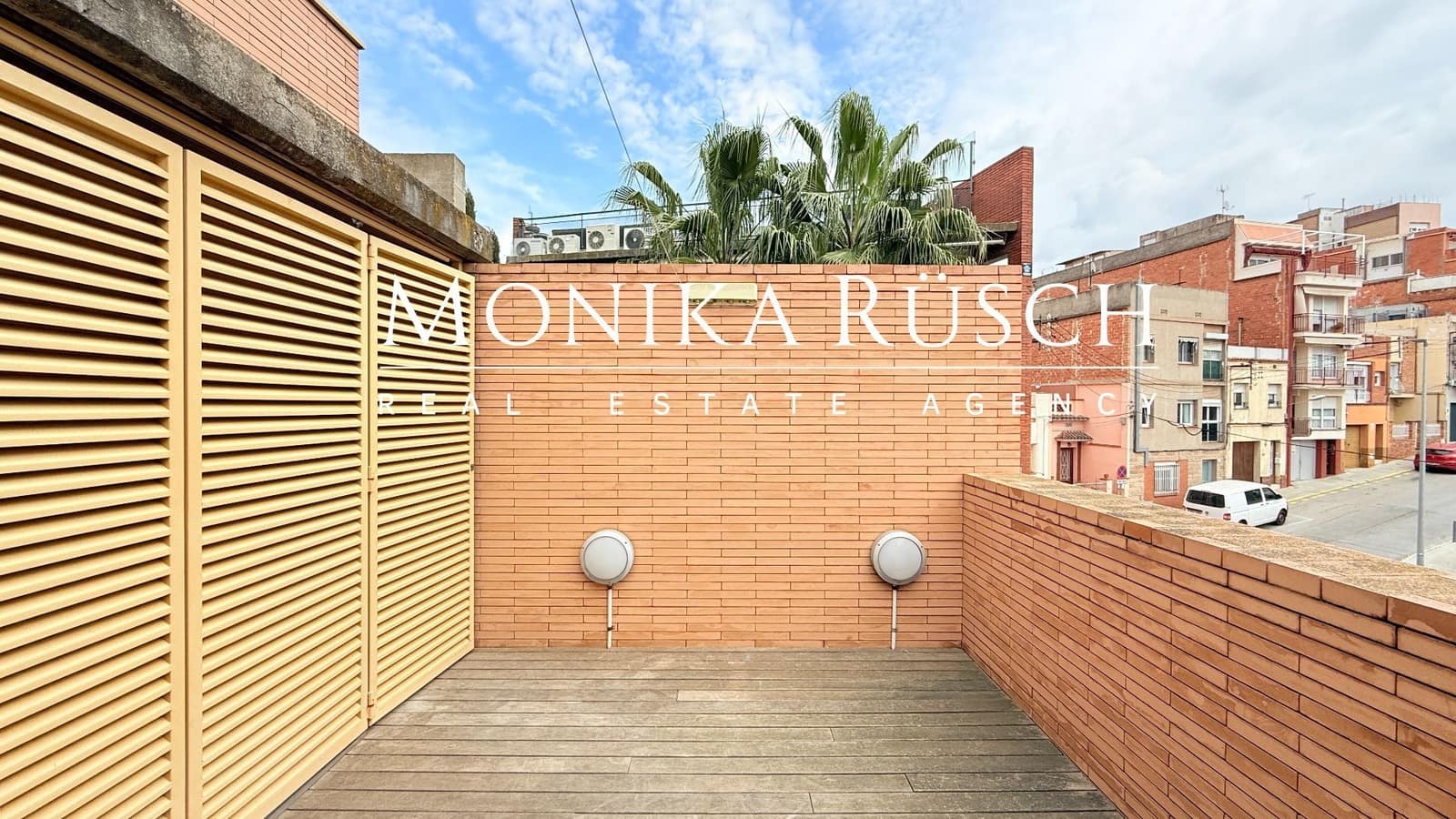 3 soveværelse Semi-Rækkehus til salg i Molins de Rei med garage - € 520.000 (Ref: 8892117)