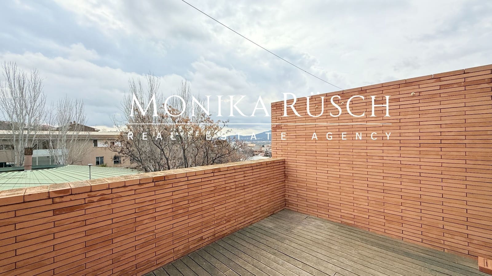 3 soveværelse Semi-Rækkehus til salg i Molins de Rei med garage - € 520.000 (Ref: 8892117)