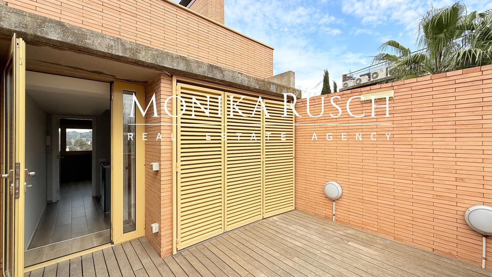 3 soveværelse Semi-Rækkehus til salg i Molins de Rei med garage - € 520.000 (Ref: 8892117)