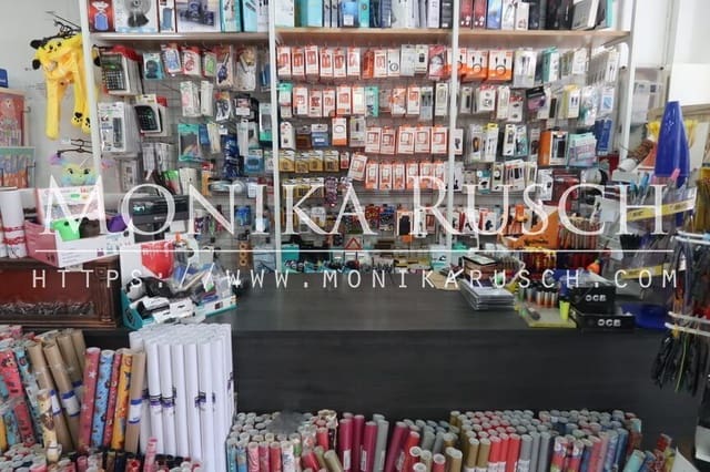 Commercieel te koop in Sants, Barcelona stad - € 730.000 (Ref: 8906187)