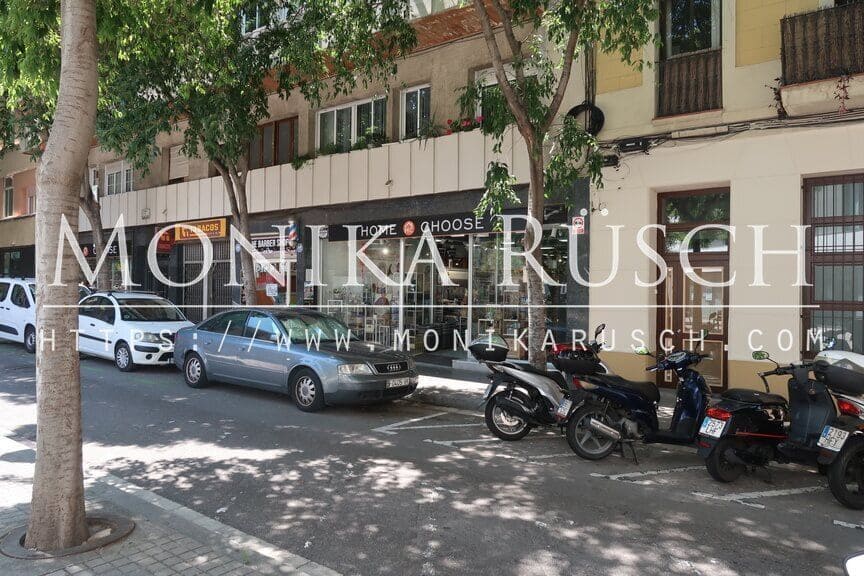 Commercieel te koop in Barcelona stad - € 730.000 (Ref: 8906187)