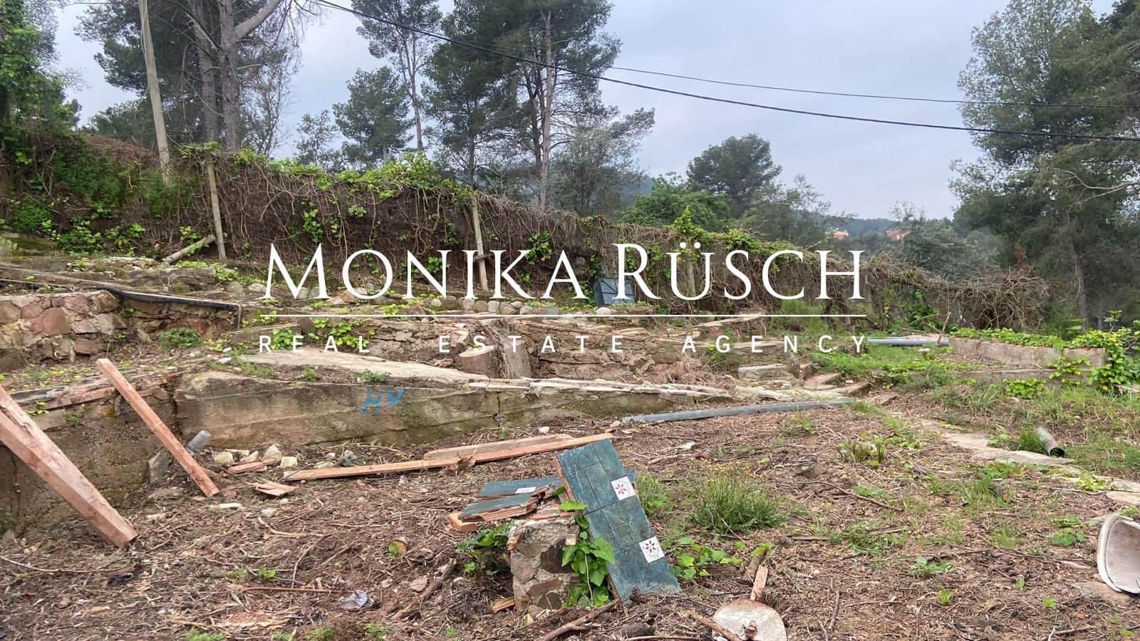 Grunde uden byggetilladelser til salg i Castellvi de Rosanes - € 97.000 (Ref: 8914735)