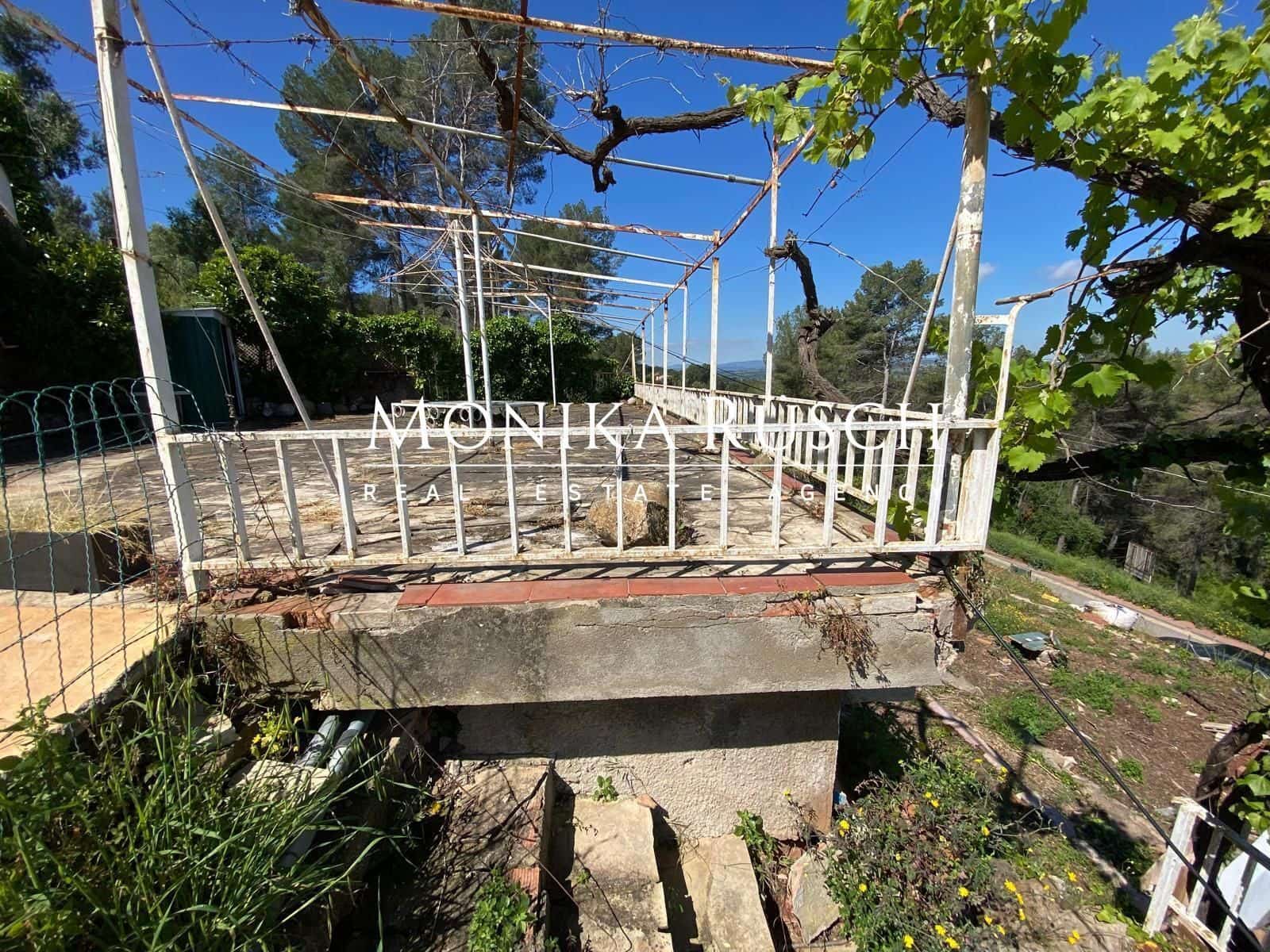 Grunde uden byggetilladelser til salg i Castellvi de Rosanes - € 97.000 (Ref: 8914735)