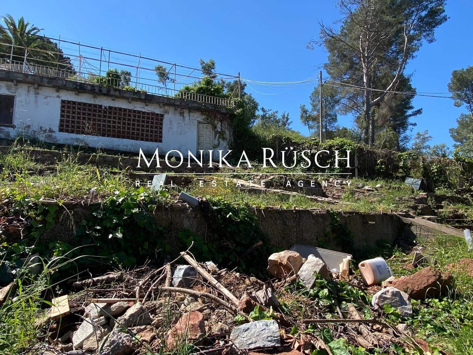 Grunde uden byggetilladelser til salg i Castellvi de Rosanes - € 97.000 (Ref: 8914735)