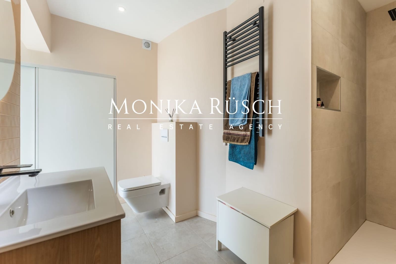 4 camera da letto Villa da affittare in Castelldefels con piscina - 12.000 € (Rif: 8928420)