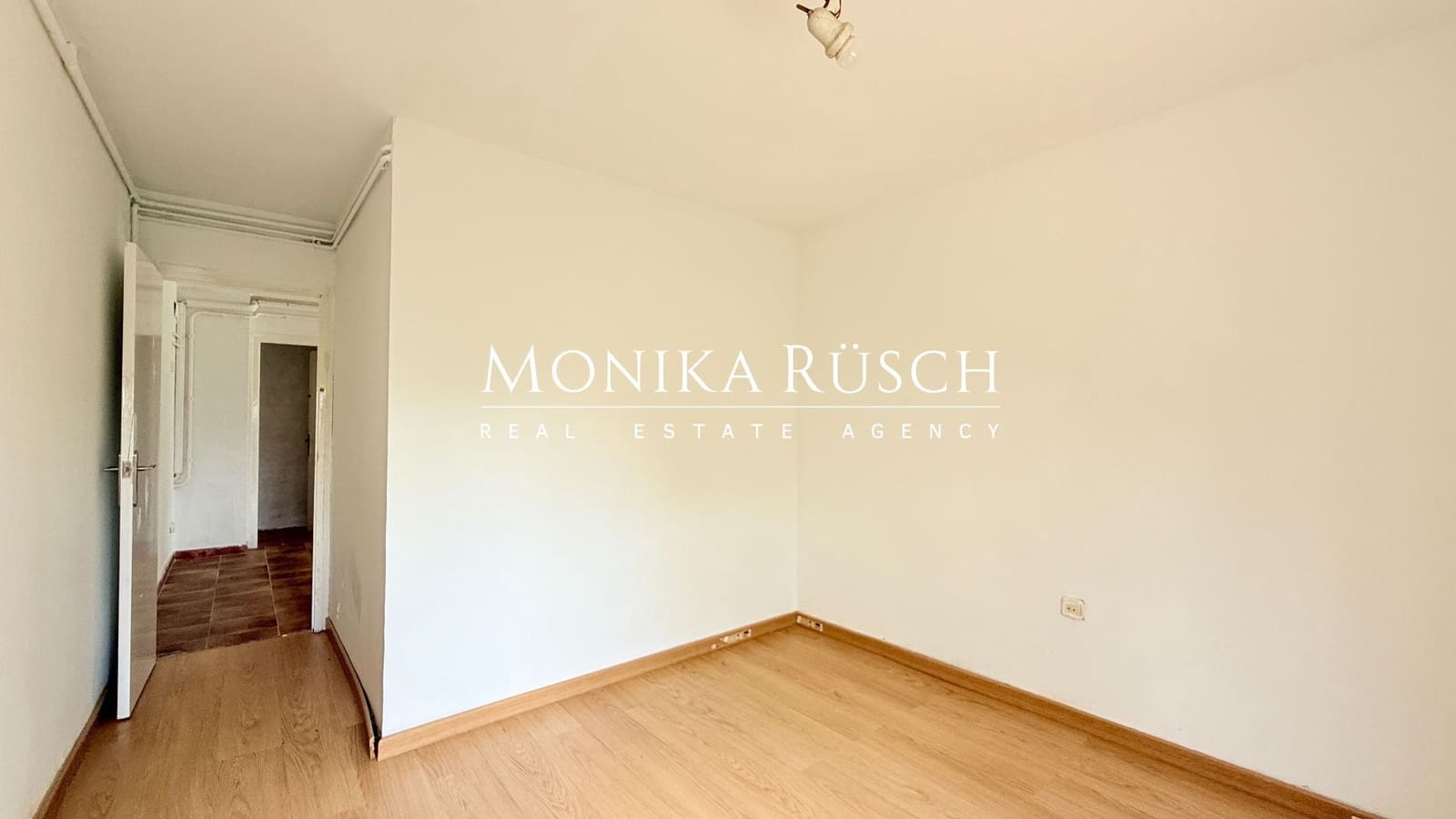 3 soverom Villa til salgs i Palleja med garasje - € 400 000 (Ref: 8982110)