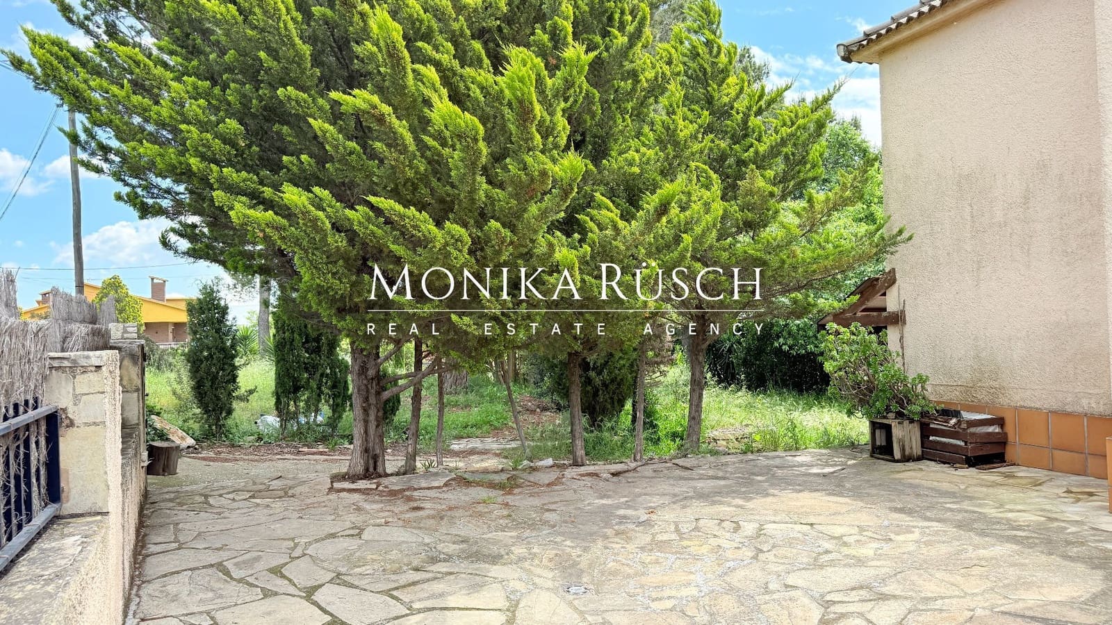 3 soverom Villa til salgs i Palleja med garasje - € 400 000 (Ref: 8982110)