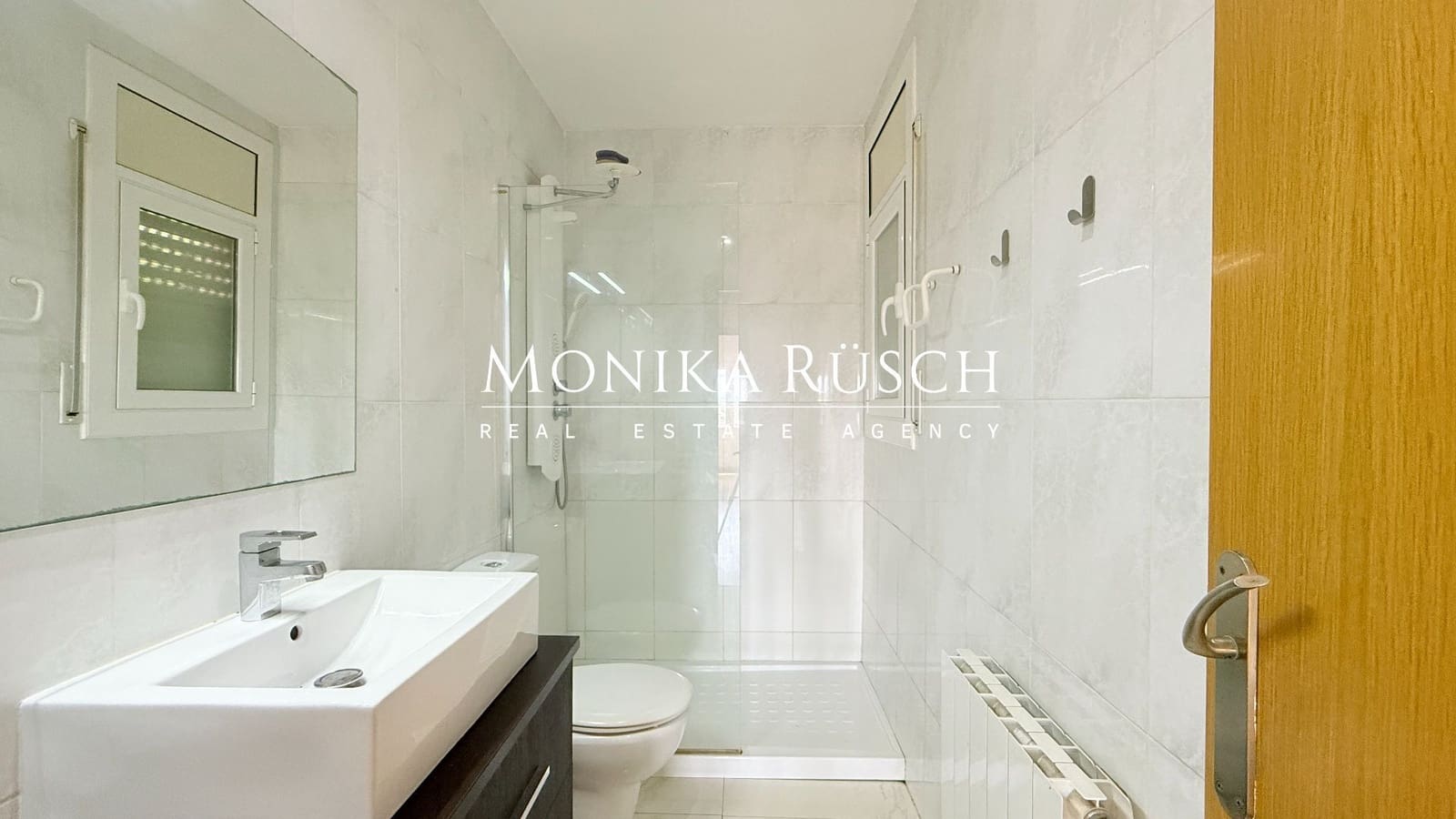 3 soverom Villa til salgs i Palleja med garasje - € 400 000 (Ref: 8982110)