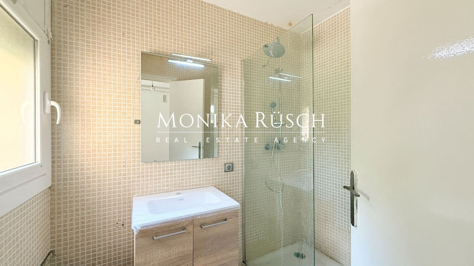 3 soverom Villa til salgs i Palleja med garasje - € 400 000 (Ref: 8982110)