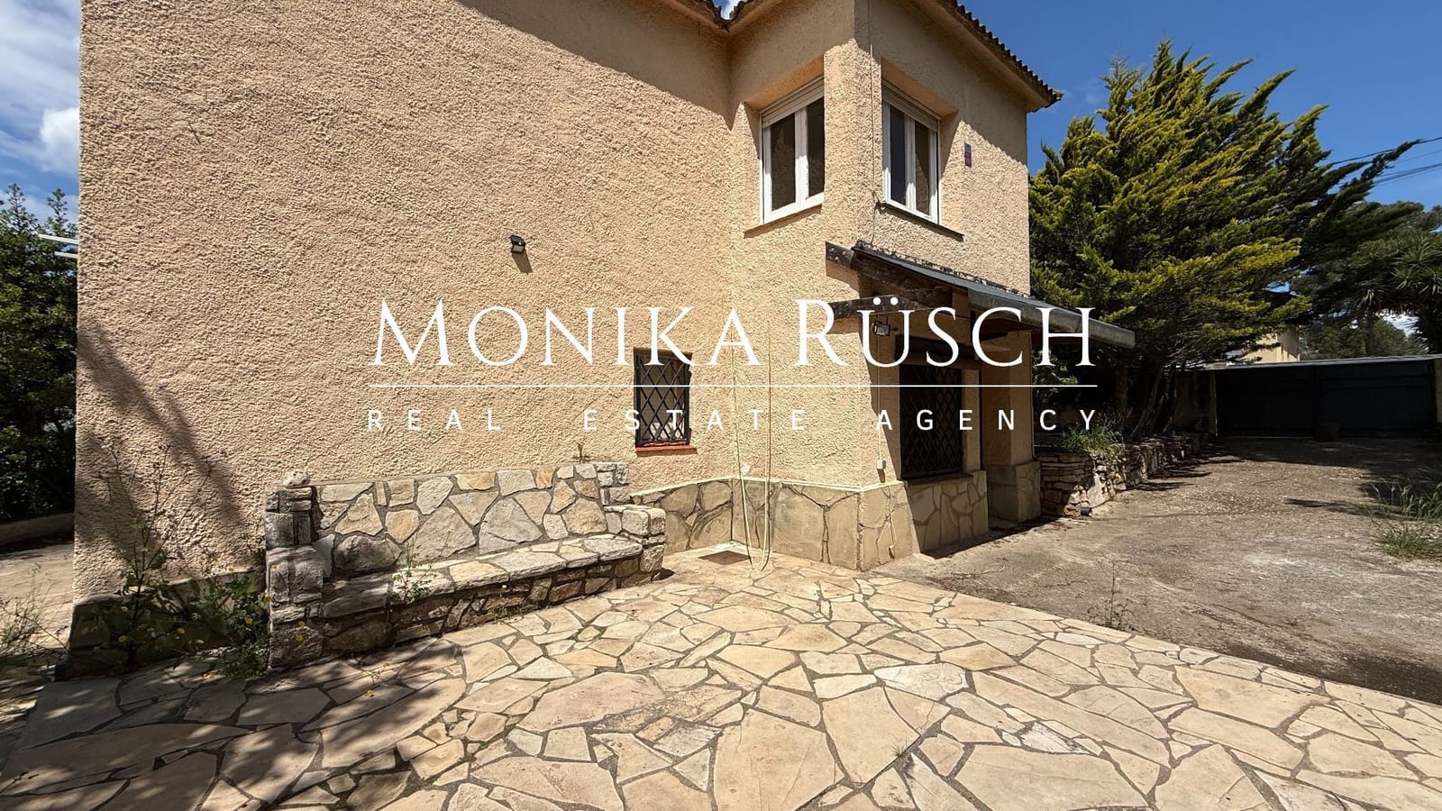 3 soverom Villa til salgs i Palleja med garasje - € 400 000 (Ref: 8982110)