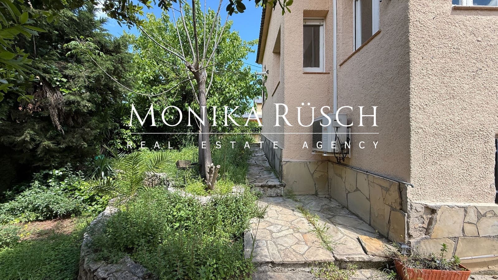 3 soverom Villa til salgs i Palleja med garasje - € 400 000 (Ref: 8982110)