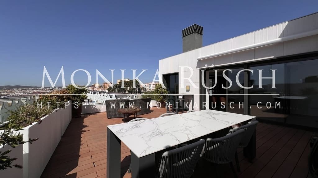 3 bedroom Penthouse for rent in Sitges with pool garage - € 5,500 (Ref: 9001028)