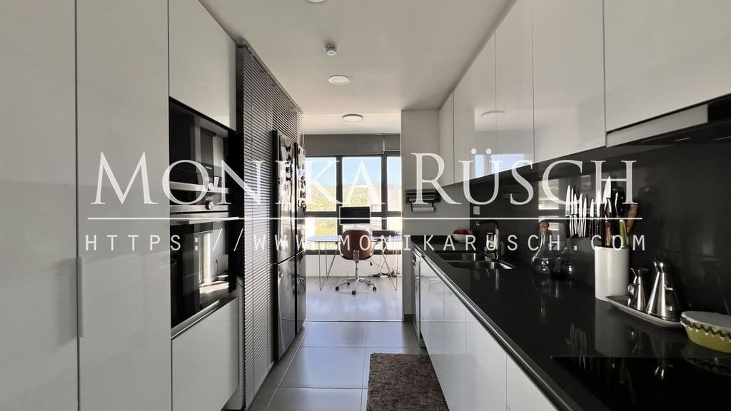 3 bedroom Penthouse for rent in Sitges with pool garage - € 5,500 (Ref: 9001028)