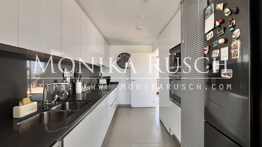 3 bedroom Penthouse for rent in Sitges with pool garage - € 5,500 (Ref: 9001028)