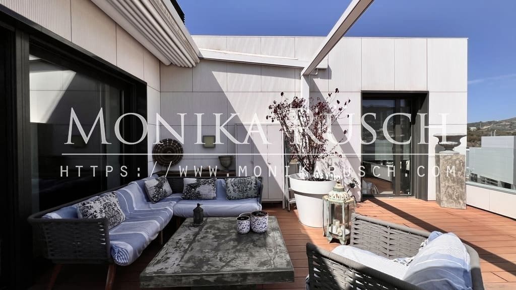 3 bedroom Penthouse for rent in Sitges with pool garage - € 5,500 (Ref: 9001028)