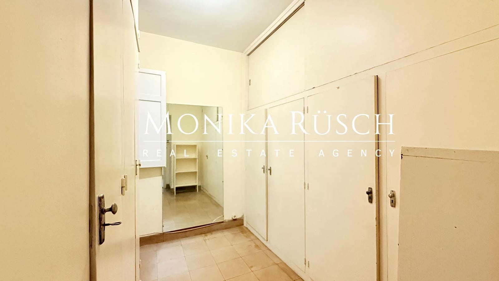 7 bedroom Flat for sale in Barcelona city with garage - € 975,000 (Ref: 9036389)