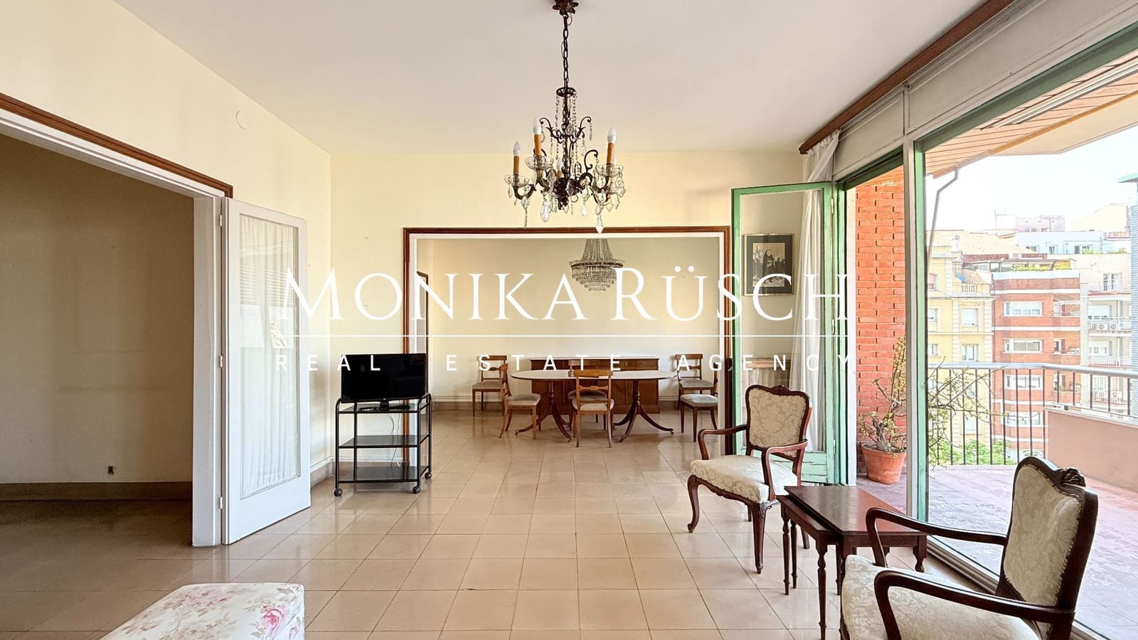 7 bedroom Flat for sale in Barcelona city with garage - € 975,000 (Ref: 9036389)