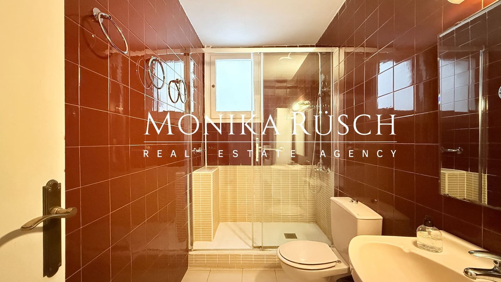 7 bedroom Flat for sale in Barcelona city with garage - € 975,000 (Ref: 9036389)