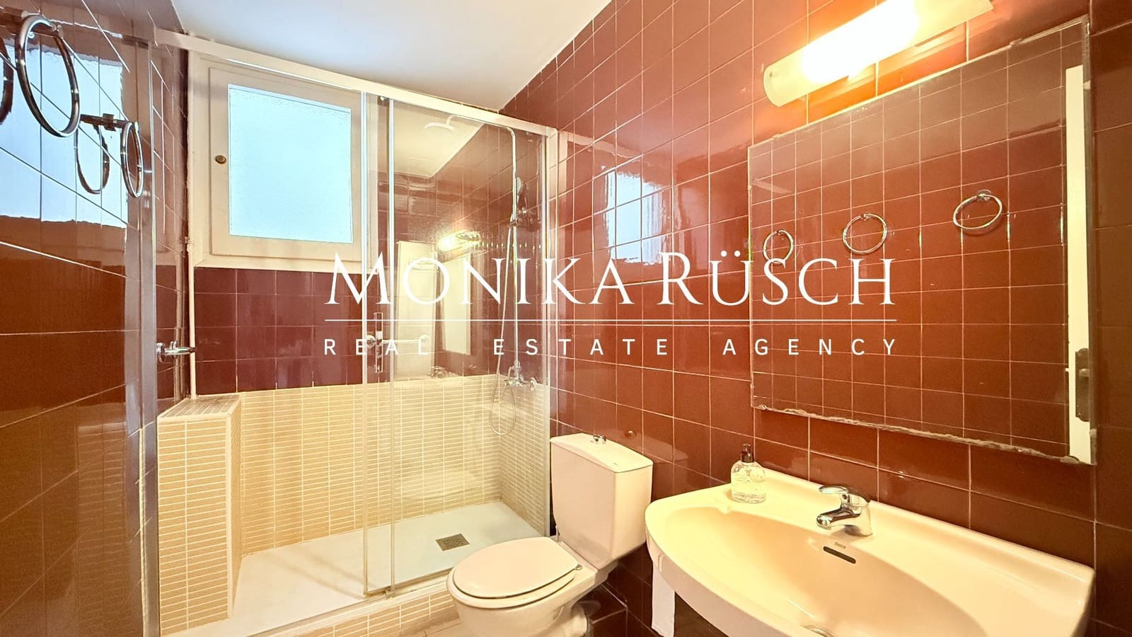 7 bedroom Flat for sale in Barcelona city with garage - € 975,000 (Ref: 9036389)