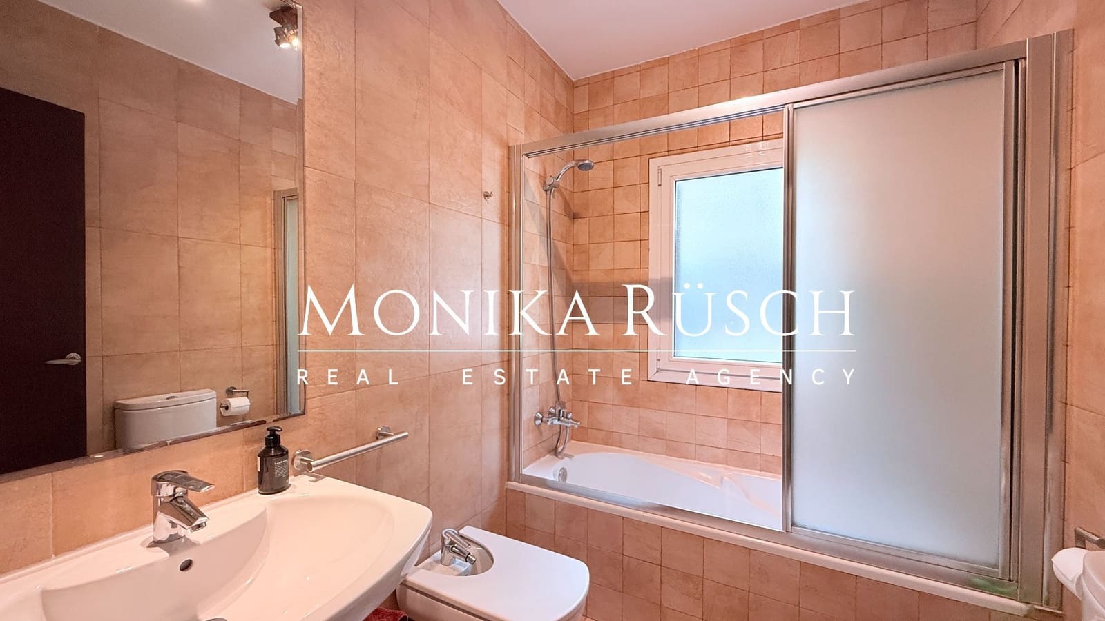 4 bedroom Villa for sale in Olivella with pool garage - € 490,000 (Ref: 9068512)