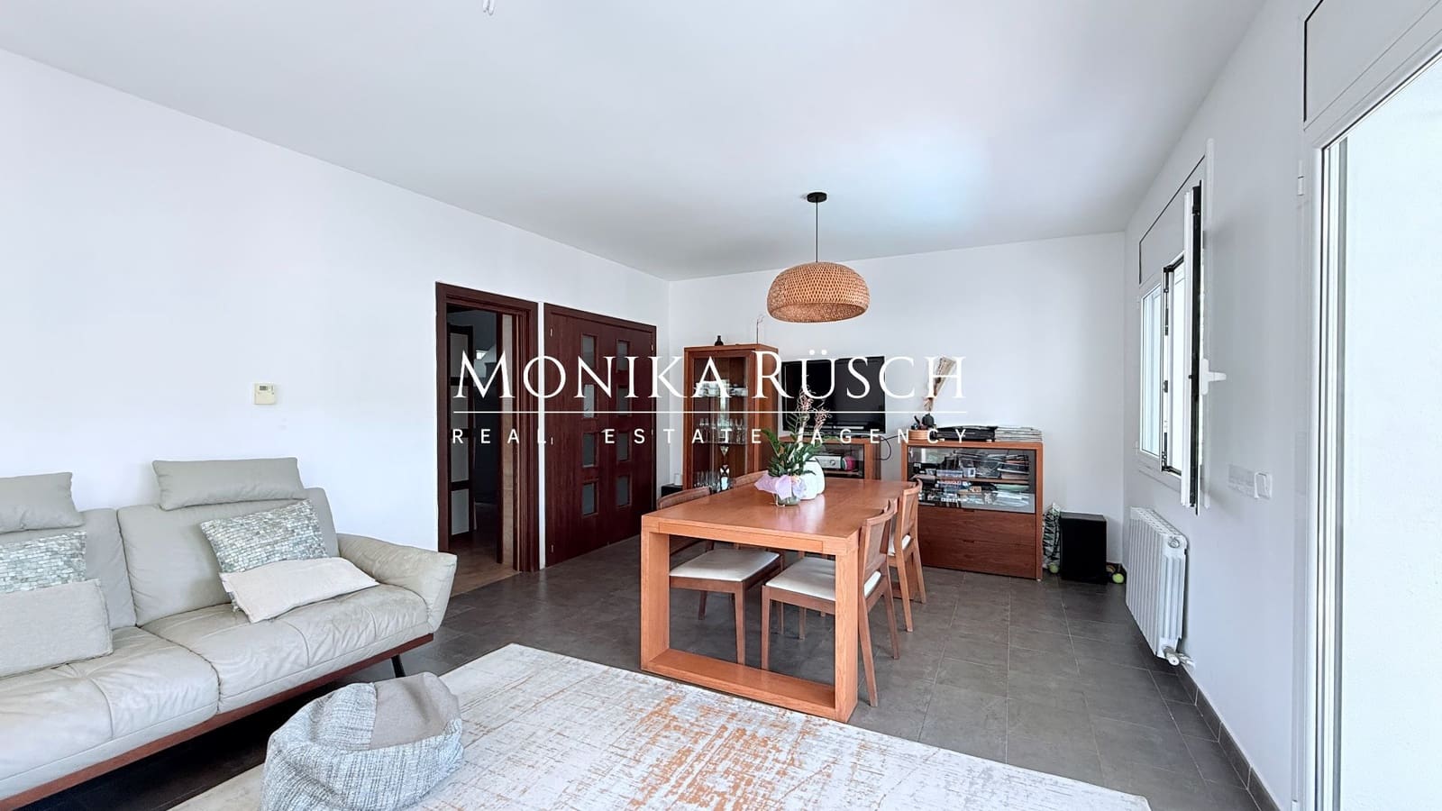 4 bedroom Villa for sale in Olivella with pool garage - € 490,000 (Ref: 9068512)