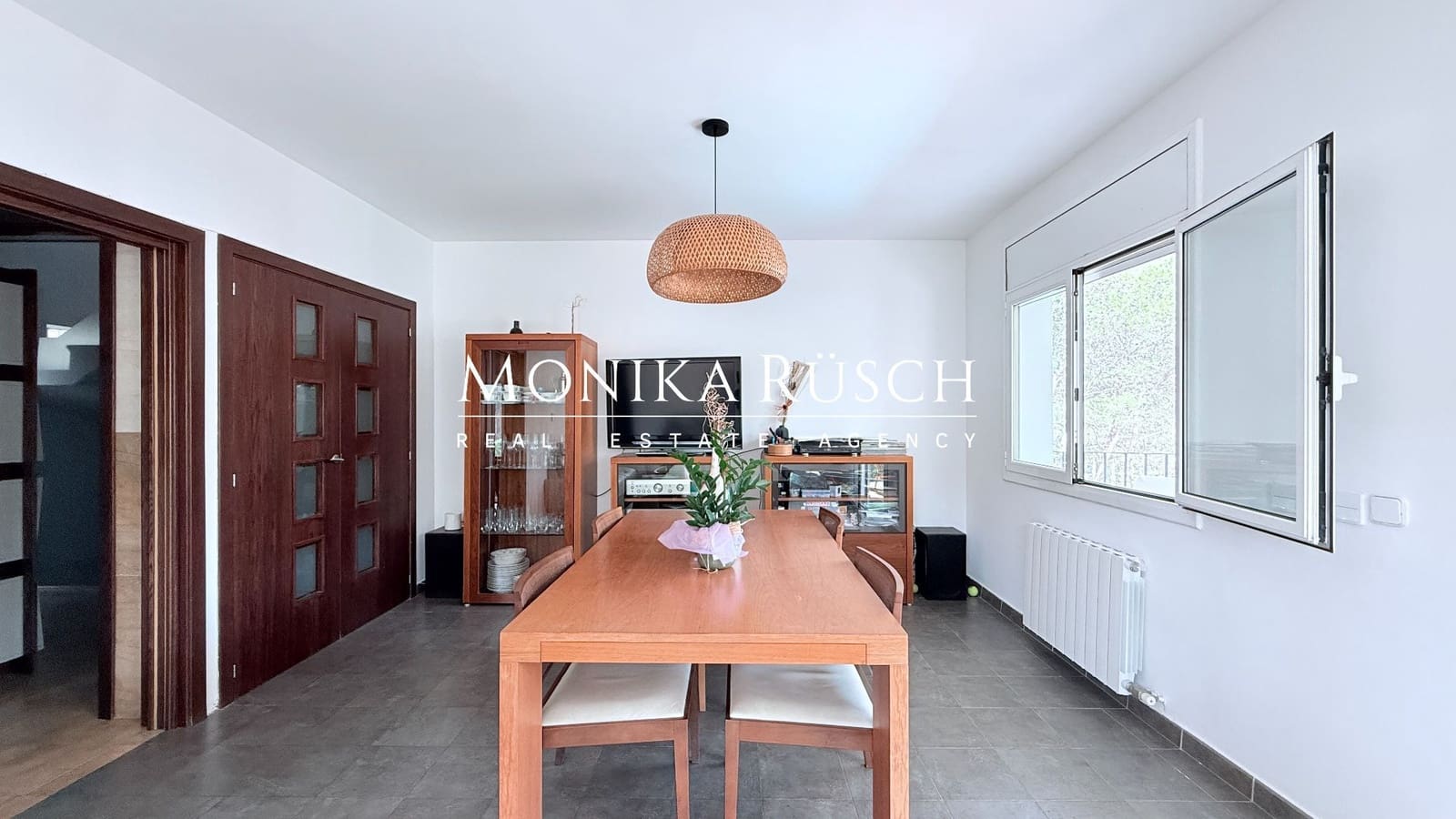 4 bedroom Villa for sale in Olivella with pool garage - € 490,000 (Ref: 9068512)