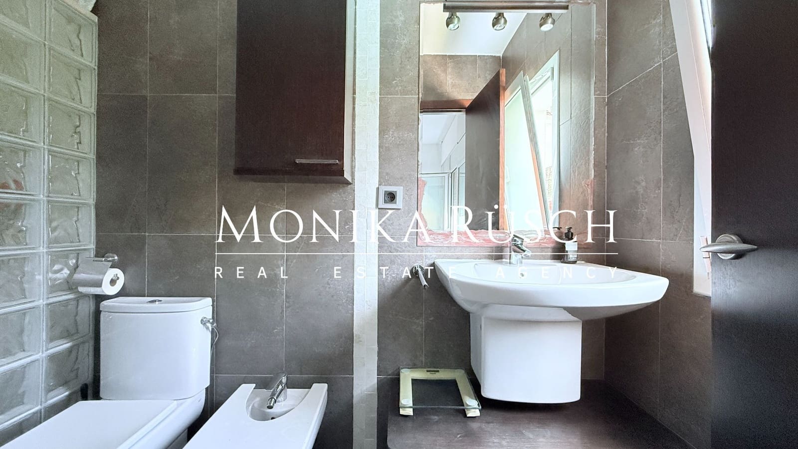 4 bedroom Villa for sale in Olivella with pool garage - € 490,000 (Ref: 9068512)