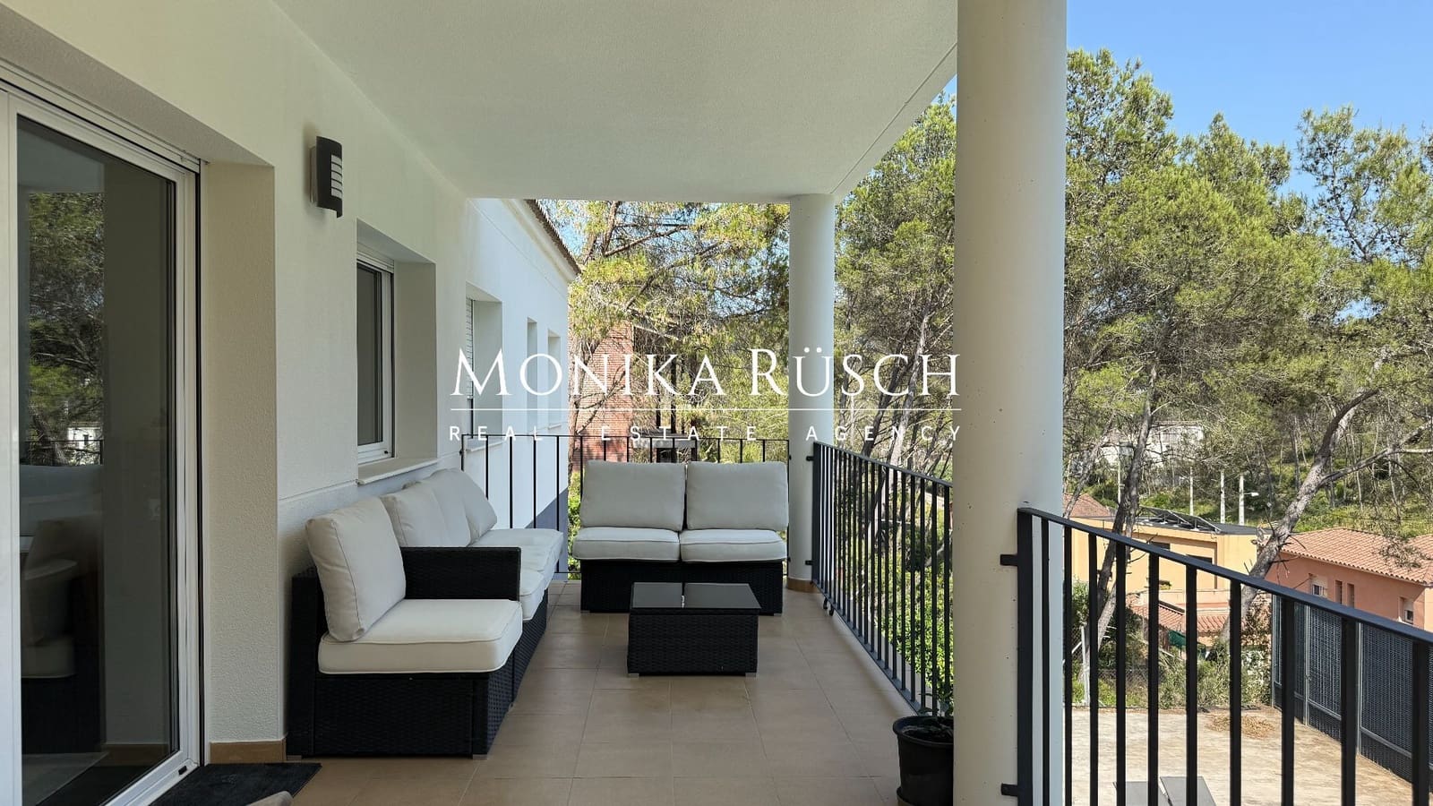 4 bedroom Villa for sale in Olivella with pool garage - € 490,000 (Ref: 9068512)