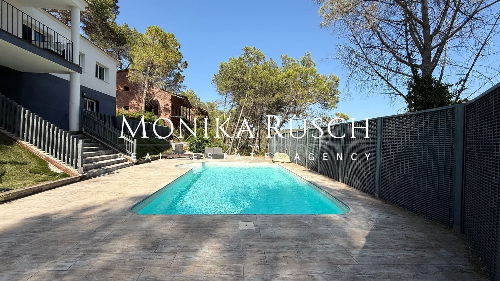 4 bedroom Villa for sale in Olivella with pool garage - € 490,000 (Ref: 9068512)