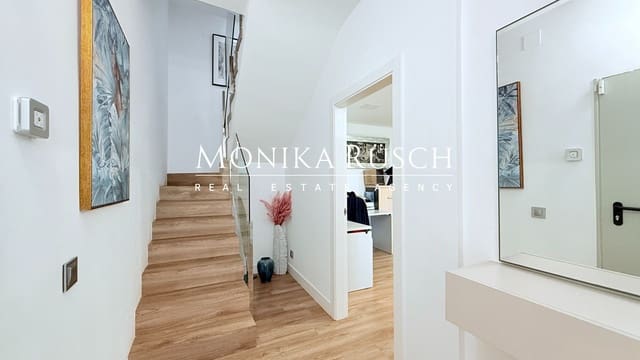 5 bedroom Semi-detached Villa for rent in Castelldefels with pool garage - € 4,300 (Ref: 9074841)