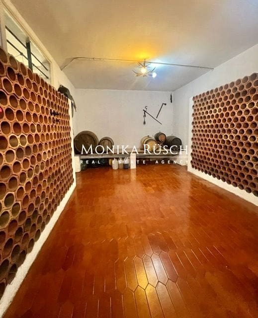 4 slaapkamer Villa te koop in Palleja met zwembad garage - € 750.000 (Ref: 9106254)