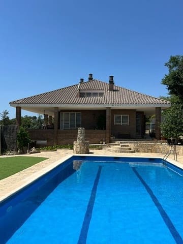4 bedroom Villa for sale in Pallejà with pool garage - € 750,000 (Ref: 9106254)