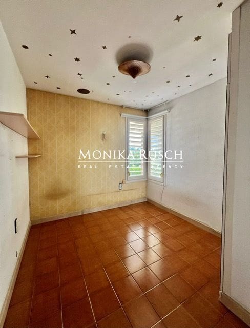 4 slaapkamer Villa te koop in Palleja met zwembad garage - € 750.000 (Ref: 9106254)