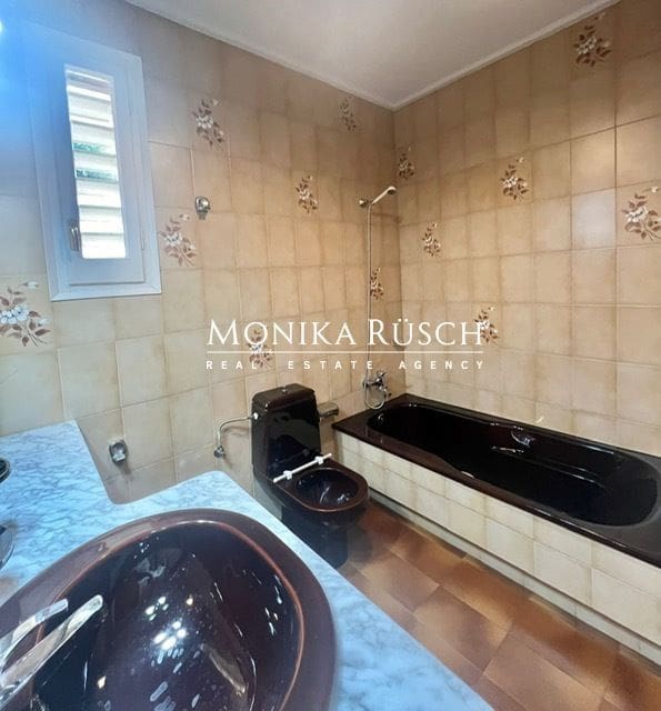 4 slaapkamer Villa te koop in Palleja met zwembad garage - € 750.000 (Ref: 9106254)