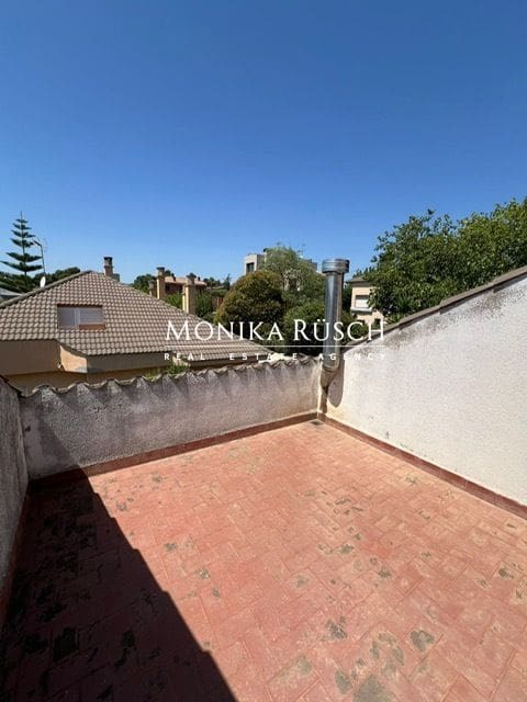 4 slaapkamer Villa te koop in Palleja met zwembad garage - € 750.000 (Ref: 9106254)